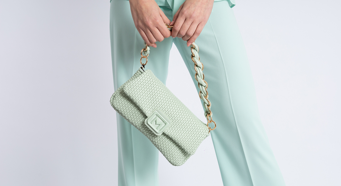 borsa e pantalone verde menta collezione donna primavera estate 2025 diemme company